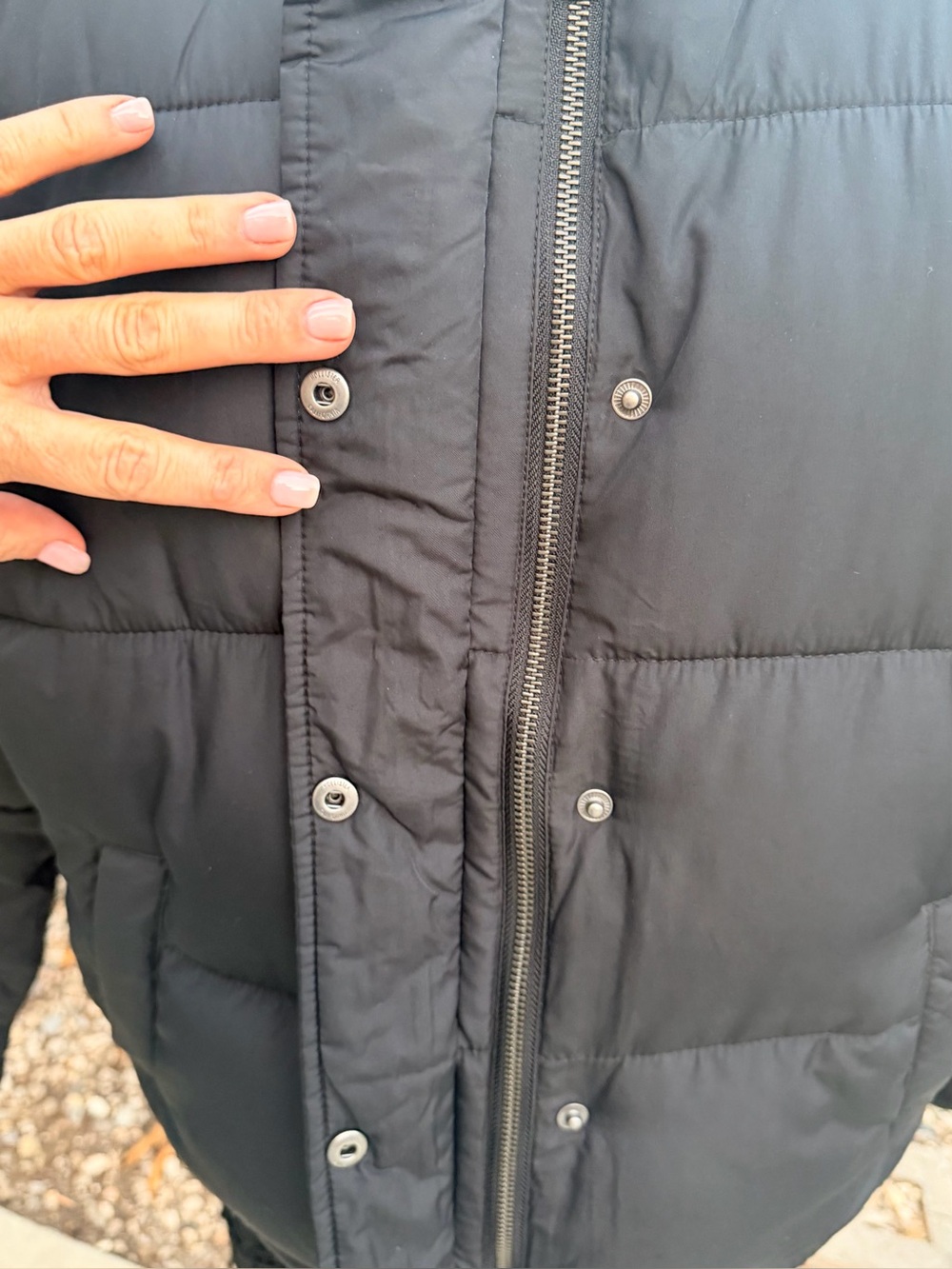 Hollister Black Puffer Jacket with Cream Faux-Fur lining inside and on the Hood - Picture 3 of 10
